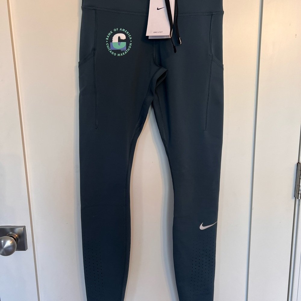 2023 Official Chicago Marathon Nike Epic Luxe Legging